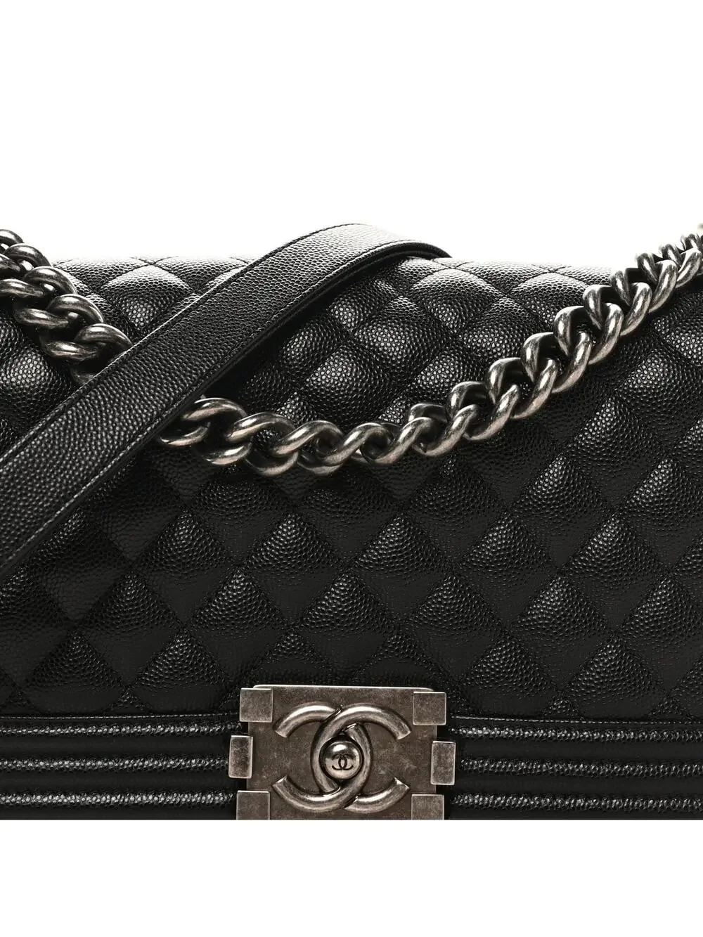 CHANEL embrace look